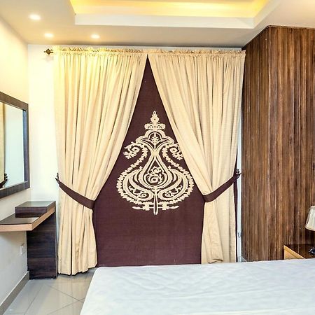 רוואלפינדי Two Bedroom Deluxe Apartment In Bahria Town מראה חיצוני תמונה